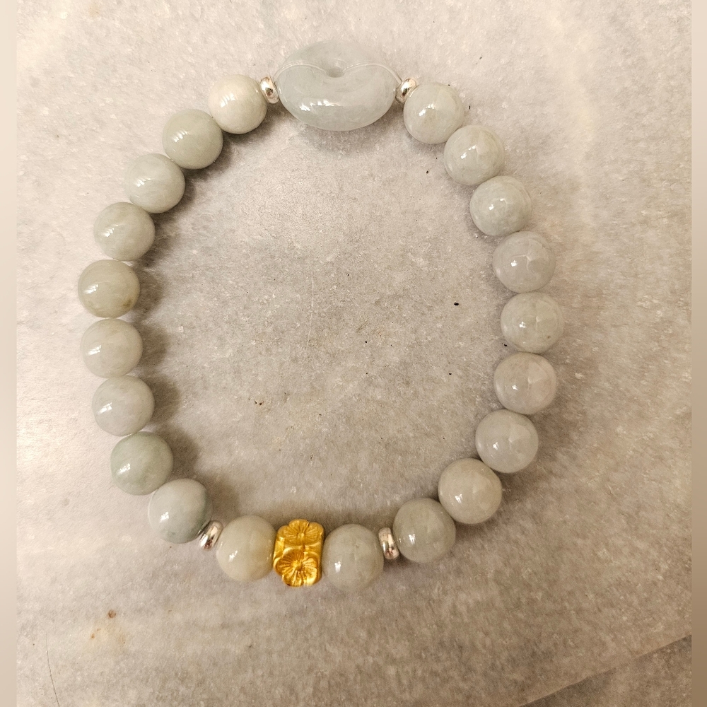 White Jade Beaded Stretch Bracelet with Gold Flower Accent and Circle Charm